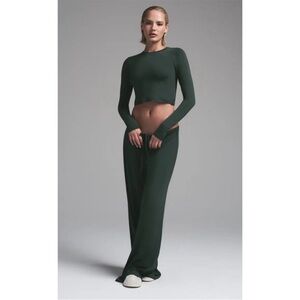 skims sleep super crop long sleeve spruce